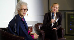 Bildreferat: Nätet ny arena för etikett-experten Ribbing