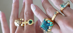 Tung styrelse till återvunna smycken