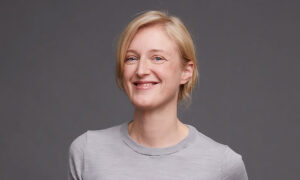 Connect-chefen ryter till