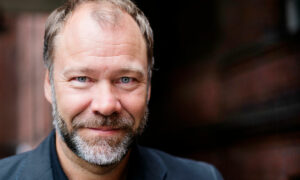 Blåste Akelius liv i skoldebatten?