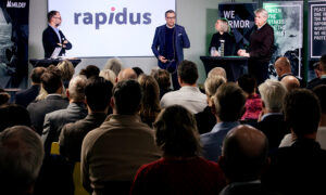 AW med en offensiv försvarsindustri