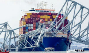 Från storm till krasch för Maersk