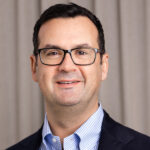 Klarabo säljer för nära miljarden