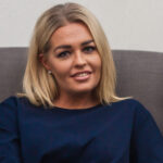 Hon hjälper Sveriges rikaste